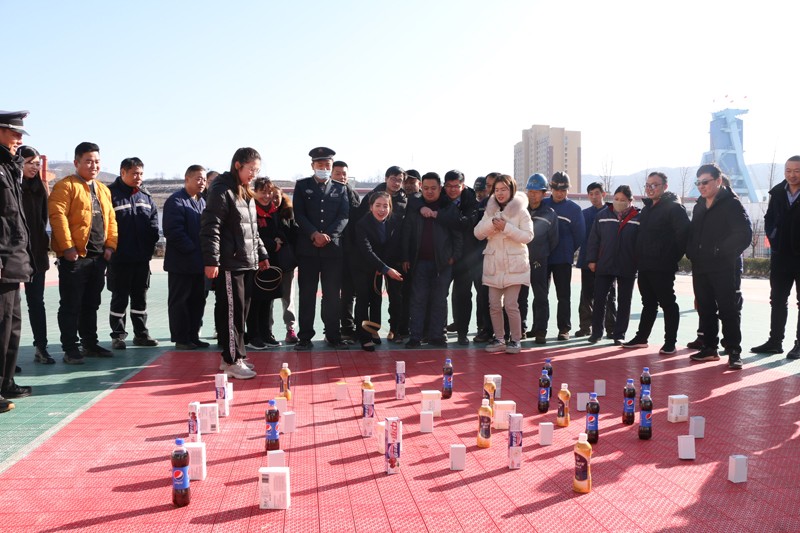 招賢礦業(yè)5feefda686022.jpg 招賢礦業(yè)5feefda686022.jpg